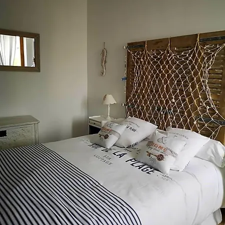 Affaire De Famille Bed & Breakfast