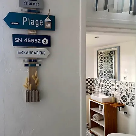 Affaire De Famille Bed & Breakfast