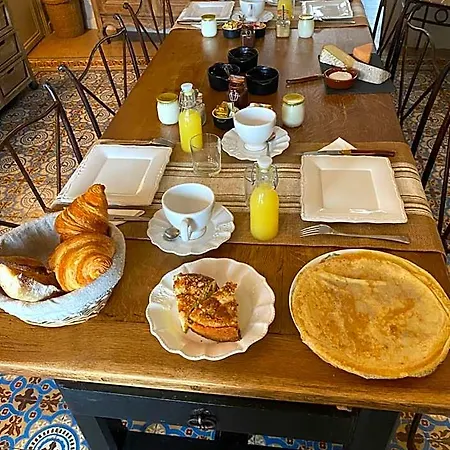Bed & Breakfast Affaire De Famille 3*