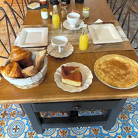 Bed & Breakfast Affaire De Famille 3*
